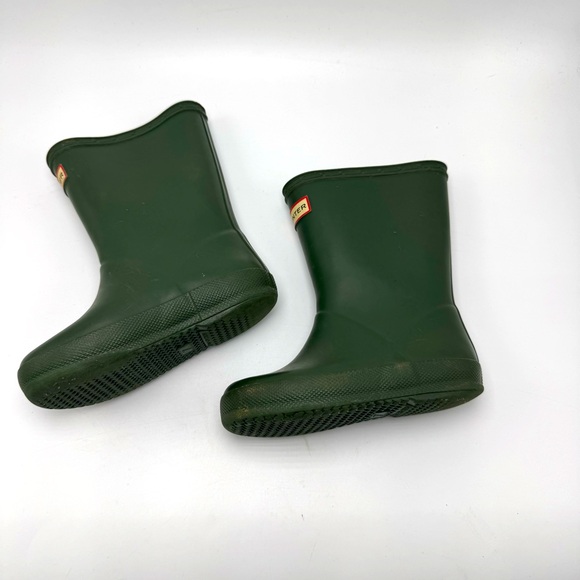 Hunter Classic Green Rain Boots Youth Size 8 US Pull On Rubber Rain Boots - Picture 2 of 9